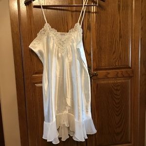Maidenform polyester satin chemise sleepwear